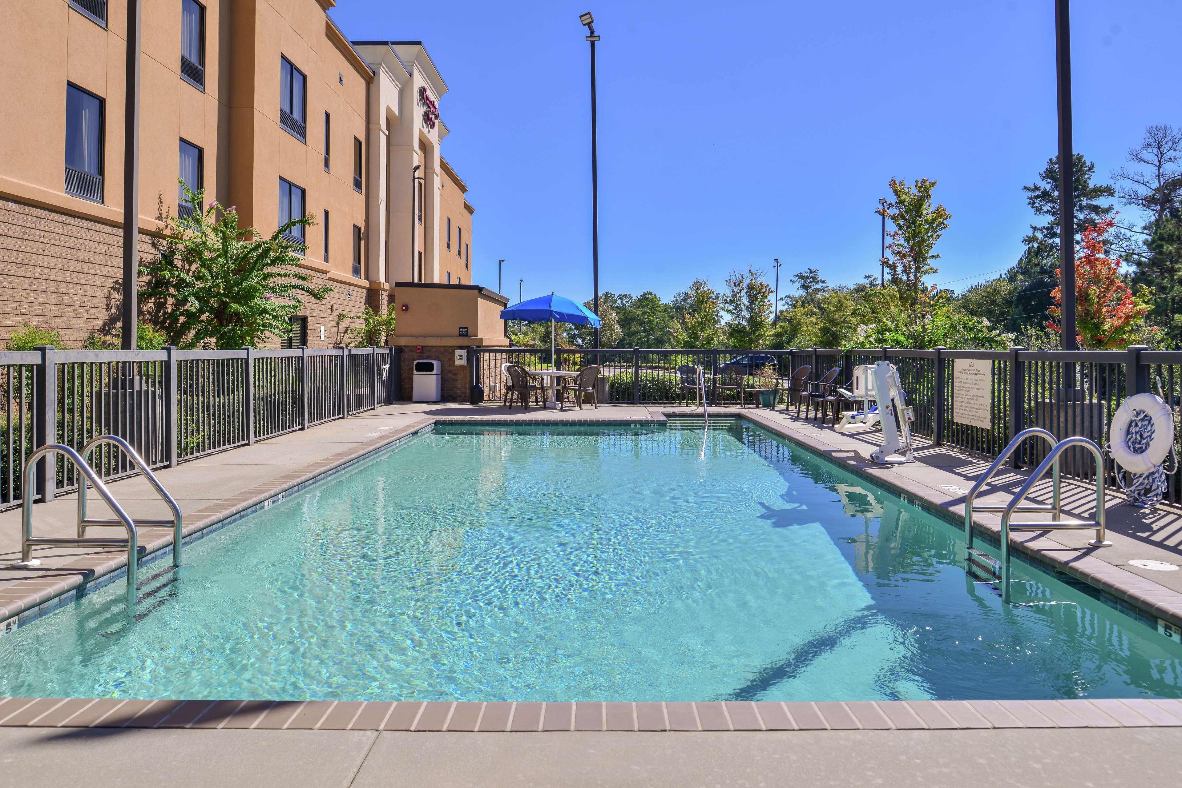 Hampton Inn Jackson-College Avenue Экстерьер фото